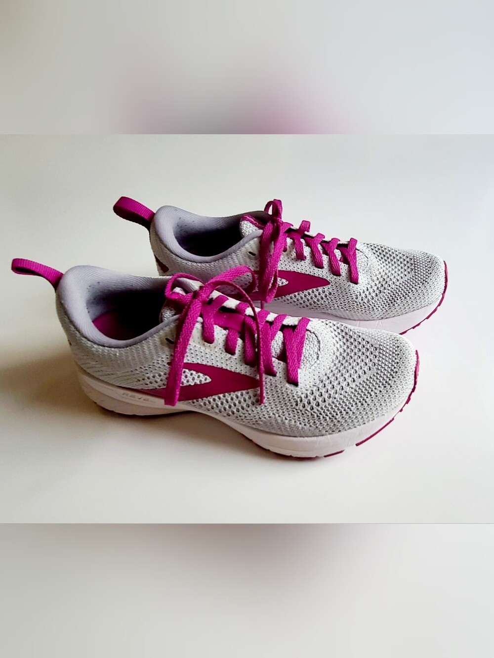 Brooks Revel Womens Running Shoes Gray Pink White Mesh Lace Up Low Top 6.5